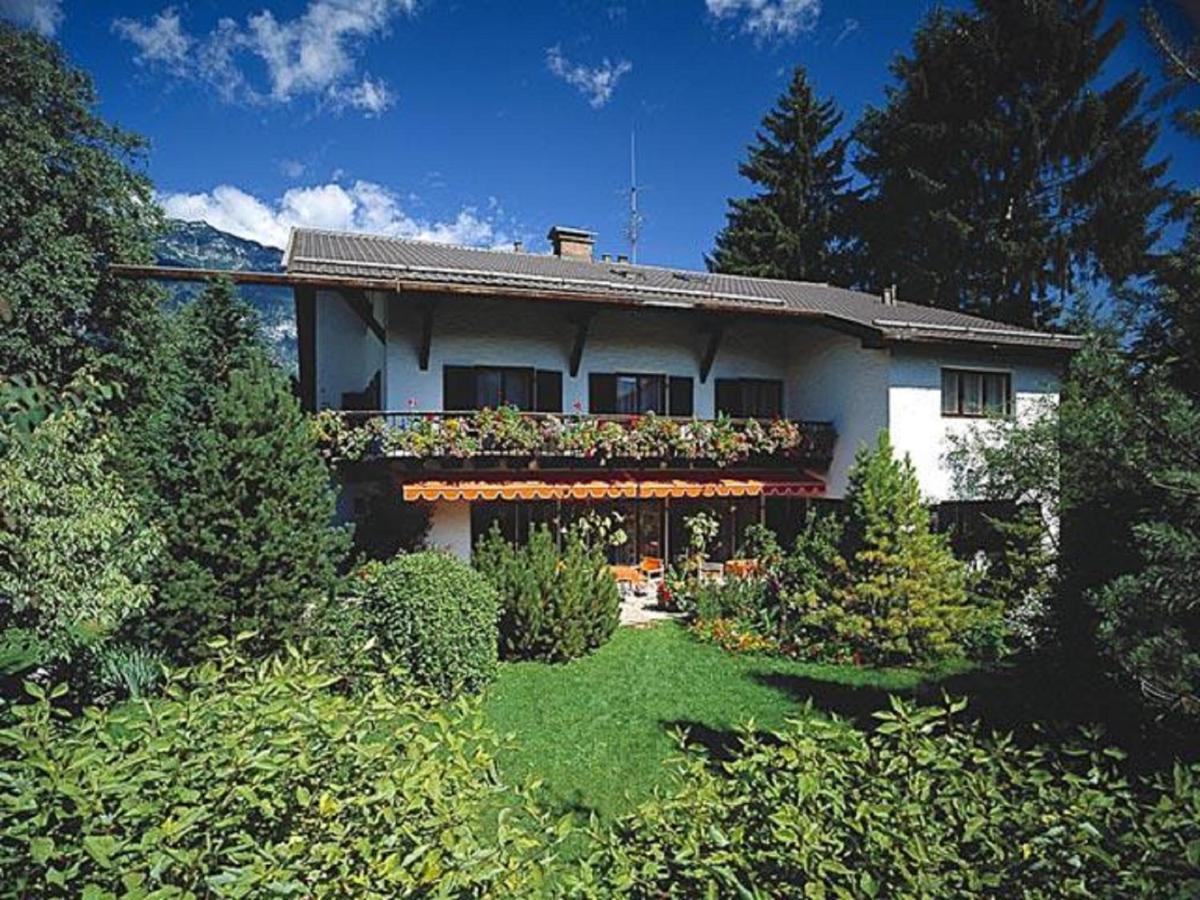 Gaestehaus Antonia ガルミッシュ・パルテンキルヒェン エクステリア 写真