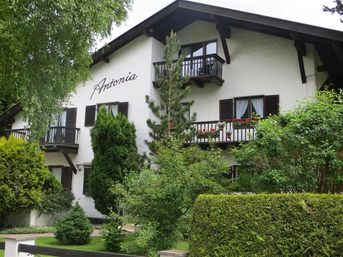 Gaestehaus Antonia ガルミッシュ・パルテンキルヒェン エクステリア 写真